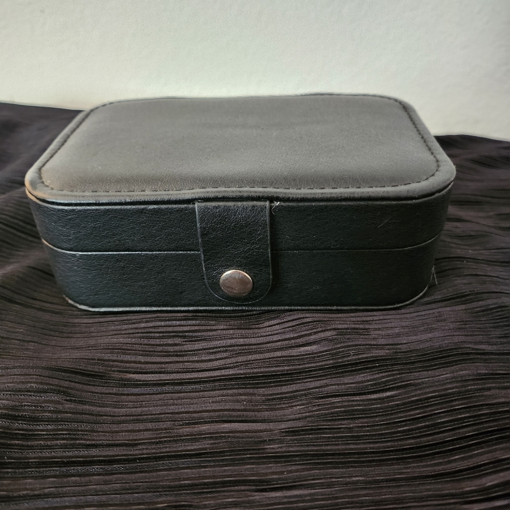Jewelry box